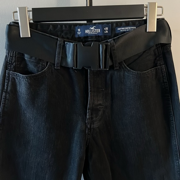 Hollister high rise crop boyfriend washed Black denim in 1R/25/24 with belt - Picture 4 of 7
